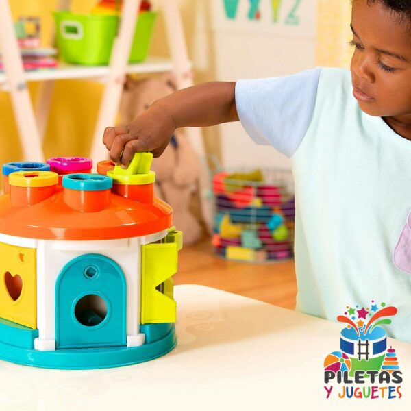 Battat – Casa clasificadora de formas – Juguete de clasificación de colores y formas con 6 llaves y 12 formas para niños pequeños de 2 años + (14 piezas) - Imagen 3