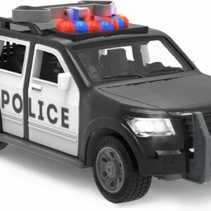 B. Driven by Battat – Policía SUV
¡Dirígete al rescate con el SUV de la policía de DRIVEN by Battat! Este coche de juguete tiene un montón de características frescas, incluyendo un semáforo intermitente y un sonido realista de sirena. Las puertas y el capó también se abren para que pueda mirar el interior y el motor! Echa un vistazo a todos los juguetes de coche de la Serie Micro y construye tu colección!