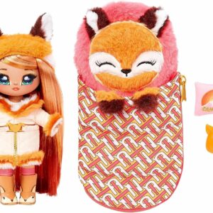 Na! Na! Na! Surprise Serie Camping- Sierra Foxtail - Muñeca de Peluche Inspirada en un Zorro, con Pelo Naranja y Saco de Dormir - Incluye Vestido, Almohada y Cepillo - Coleccionable - Edad: 5+ años