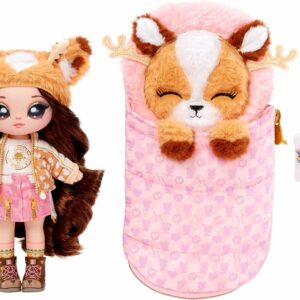 Na! Na! Na! Surprise Serie Camping- MYRA Woods - Muñeca de Peluche Inspirada en un Ciervo, con Pelo castaño y Saco de Dormir - Incluye Vestido, Almohada y Cepillo - Coleccionable