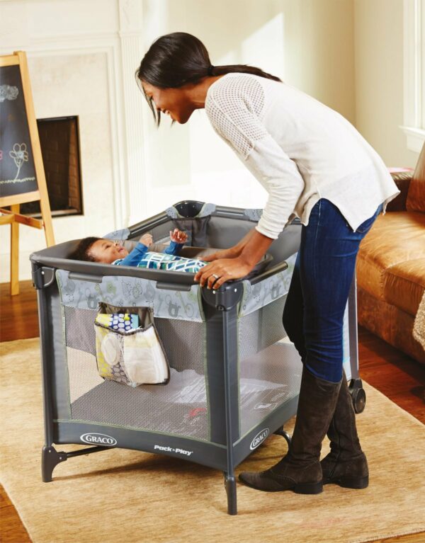 Cuna corralito Simple Solutions Cam
Corralito súper fácil de armar e ideal para transportar por su tamaño compacto. Viene con un cambiador incorporado para hacer más fácil el cambio de pañales o ropa del bebé. El corralito es apto para niños de hasta 89 cm. - Imagen 10