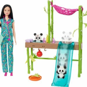 Barbie Careers - Muñeca y juego de bebé, cuidado y rescate de panda con muñeca veterinaria, 2 pandas que cambian de color y más de 20 accesorios