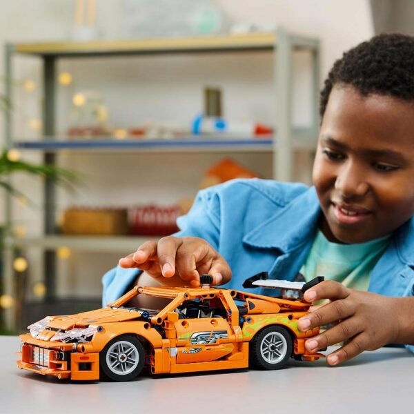 Fast and Furious Toyota Supra MK4
Lego TECHNIC Rápido y furioso 42204
820 piezas - Imagen 3