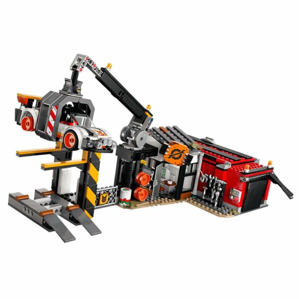 Desarmaduría con Autos
Lego City 60472
871 piezas - Imagen 13