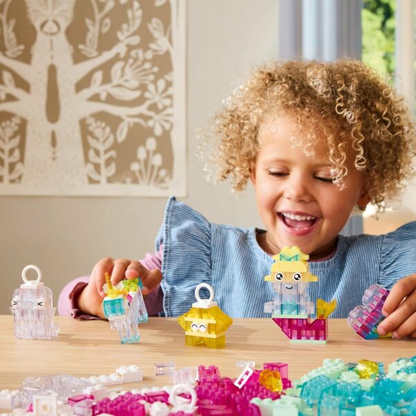 LEGO Classic Caja de Magia Transparente Juguete con Bricks de Colores para Construir, Modelos de Fantasía para Jugar y Exhibir, Set para Niñas y Niños de 5 Años o Más 11040 - Imagen 2