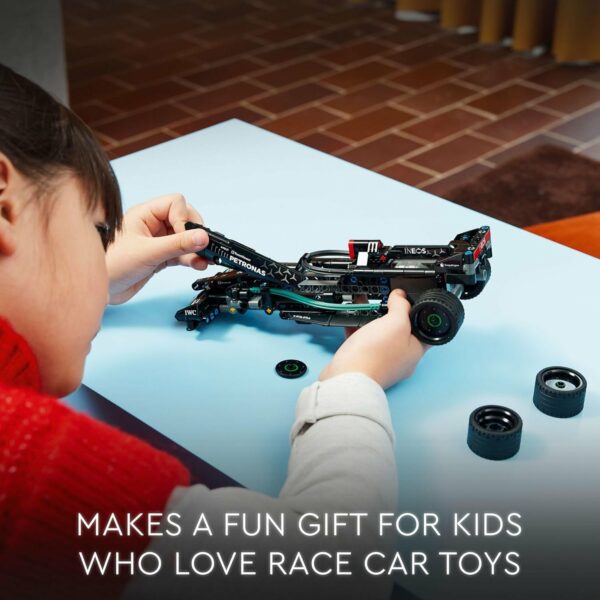 LEGO® Technic™ Mercedes-AMG F1 W14 E Performance Pull-Back; carritos de Juguete para armar un Carro de fórmula uno y para los Amantes de los Autos a Escala y Las Carreras a Toda Velocidad 42165 - Imagen 5