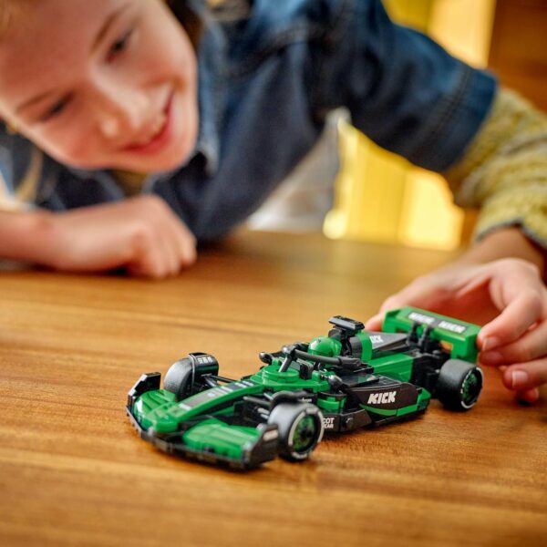LEGO Speed Champions Auto de Carreras Kick Sauber F1 Team C44 Vehículo de Juguete, Kit con 1 minifigura, Modelo construible, Set y Regalo Coleccionable para niños y niñas - Imagen 2