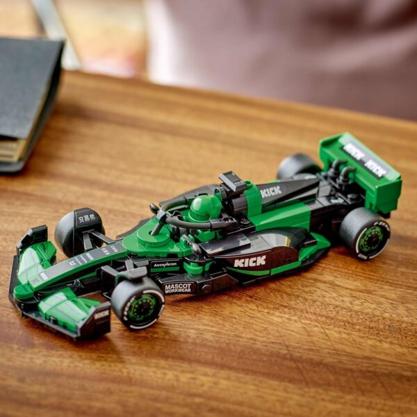 LEGO Speed Champions Auto de Carreras Kick Sauber F1 Team C44 Vehículo de Juguete, Kit con 1 minifigura, Modelo construible, Set y Regalo Coleccionable para niños y niñas - Imagen 5