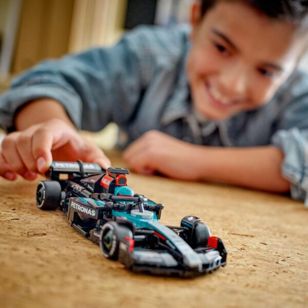 LEGO Speed Champions Auto de Carreras Mercedes-AMG F1 W15 Vehículo de Juguete, Set con 1 minifigura de piloto, Modelo construible, Regalo Coleccionable para niños y niñas 77244 - Imagen 2