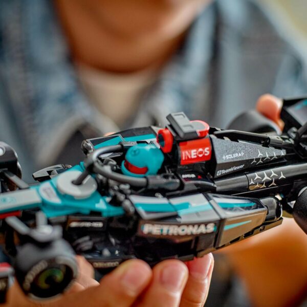 LEGO Speed Champions Auto de Carreras Mercedes-AMG F1 W15 Vehículo de Juguete, Set con 1 minifigura de piloto, Modelo construible, Regalo Coleccionable para niños y niñas 77244 - Imagen 5