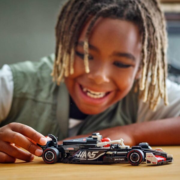 LEGO Speed Champions Auto de Carreras MoneyGram Haas F1 Team VF-24 Vehículo de Juguete con 1 minifigura, Modelo construible, Regalo Coleccionable para niños y niñas 77250 - Imagen 5