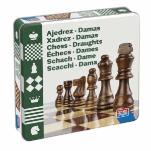 Nueva versión en caja de lata del clásico ajedrez damas, una presentación ideal para regalo. Tablero de madera de 25 x 25 x 1 cm con accesorios de madera