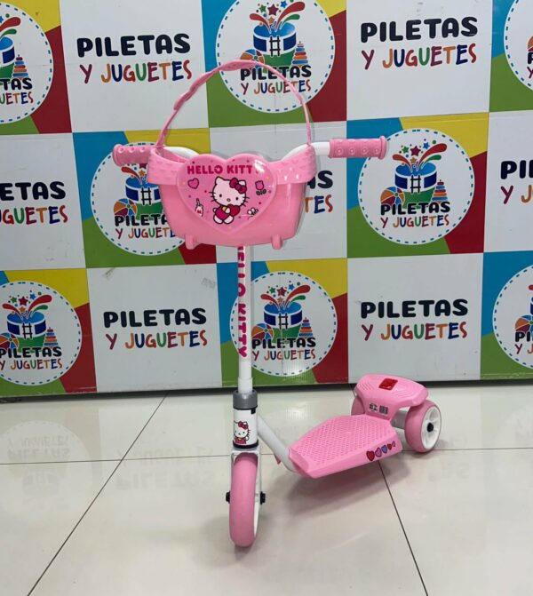 Monopatín Diseño Hello Kitty