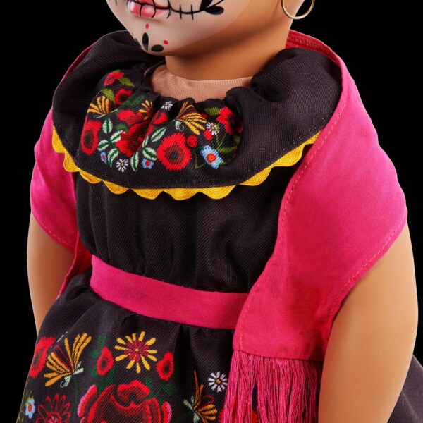Muñeca Our Generation Esperanza 
Muñeca del Día de los Muertos de 18 pulgadas de edición especial - Imagen 4