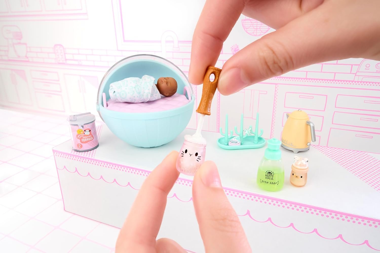 Make It Mini Real Baby Make It Mini Alimento para bebés (paquete de 2) Mini coleccionables - Embalaje misterioso ciego, bricolaje, realista, juego y accesorios, réplica de alimentos, juguete para niñas, regalos para mayores de 8 años, no comestible - Imagen 4